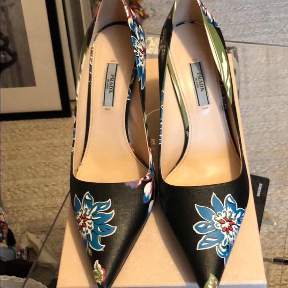 PRADA Camoscio Navy Floral Heels
